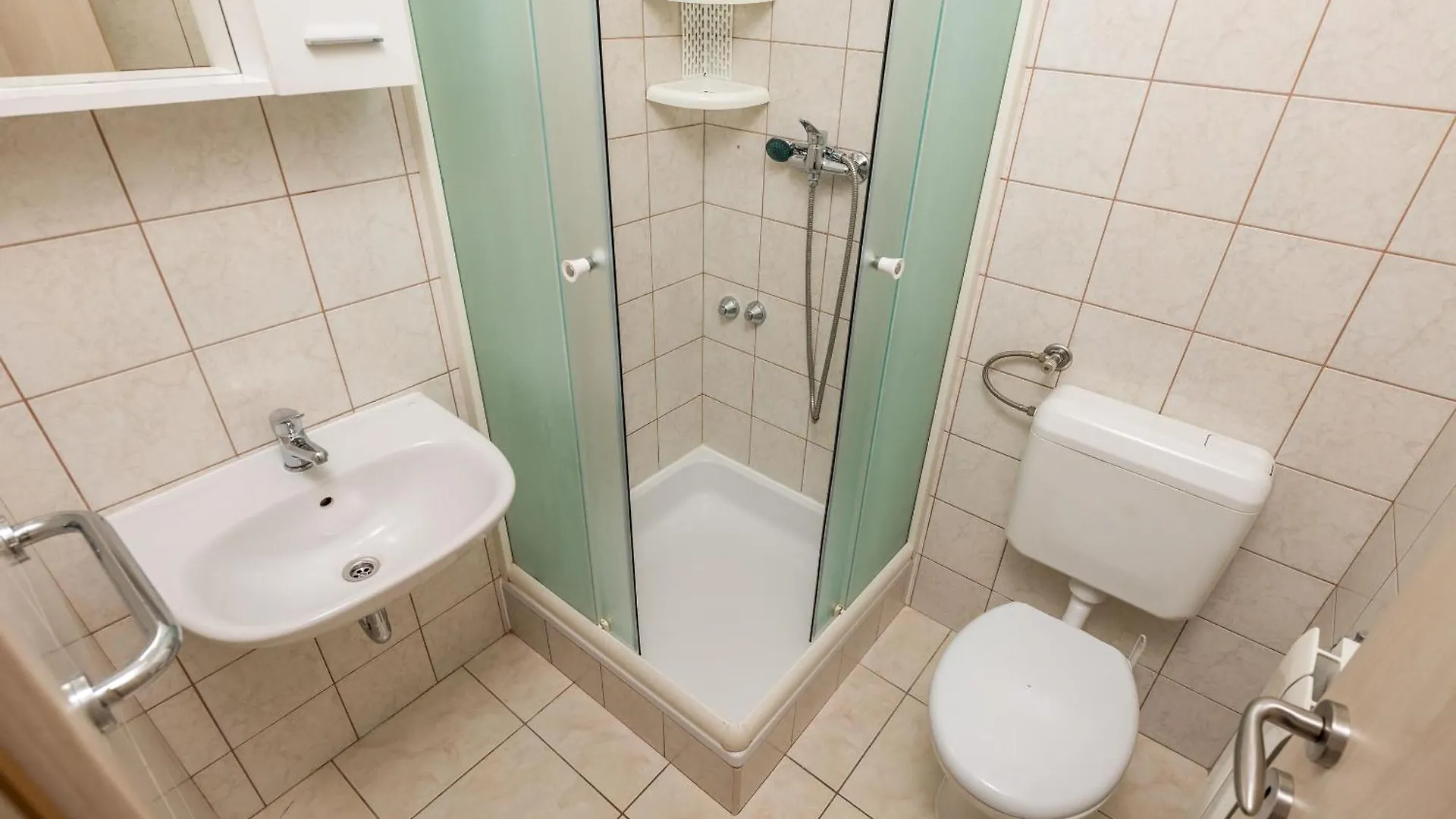 Apartments And Room Slavica Kraljevica 0*,